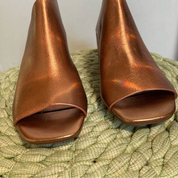 NWOB Kelsi Dagger Brooklyn Sabrale Metallic Cooper Leather Peep Toe Slide Sandal - Picture 5 of 11